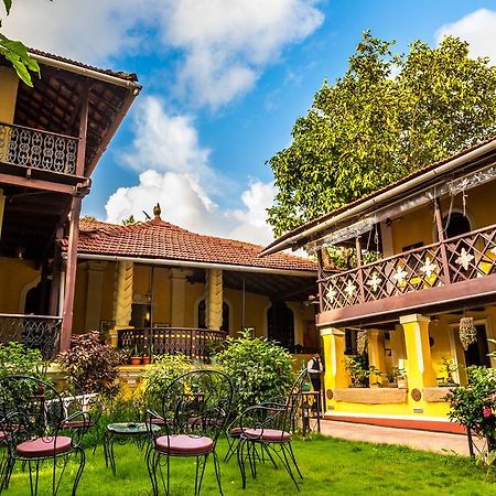 Casa Menezes - A Heritage Goan Homestay Bambolim Eksteriør billede