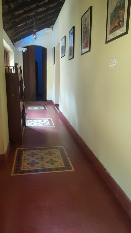 Casa Menezes - A Heritage Goan Homestay Bambolim Værelse billede