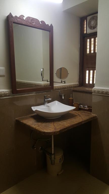 Casa Menezes - A Heritage Goan Homestay Bambolim Værelse billede