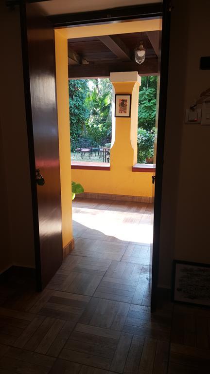 Casa Menezes - A Heritage Goan Homestay Bambolim Værelse billede