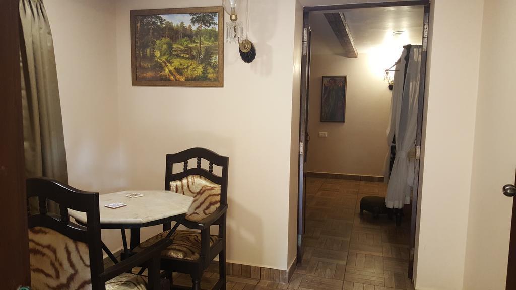 Casa Menezes - A Heritage Goan Homestay Bambolim Værelse billede