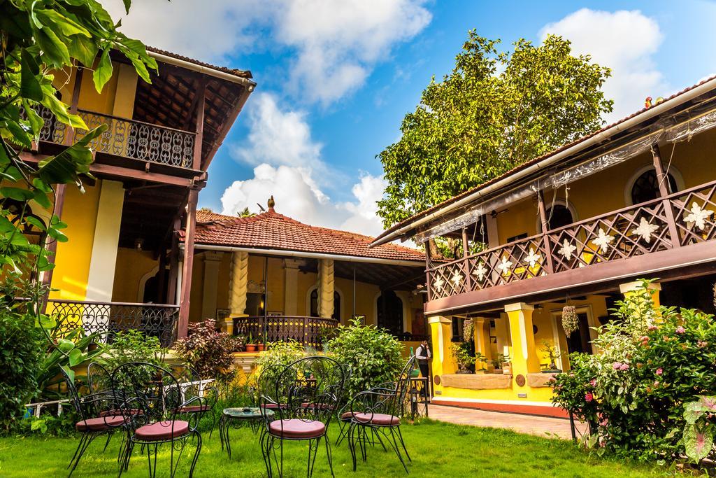 Casa Menezes - A Heritage Goan Homestay Bambolim Eksteriør billede