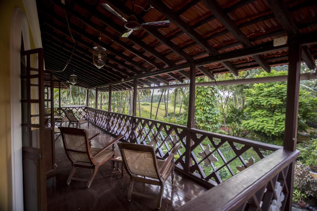 Casa Menezes - A Heritage Goan Homestay Bambolim Værelse billede