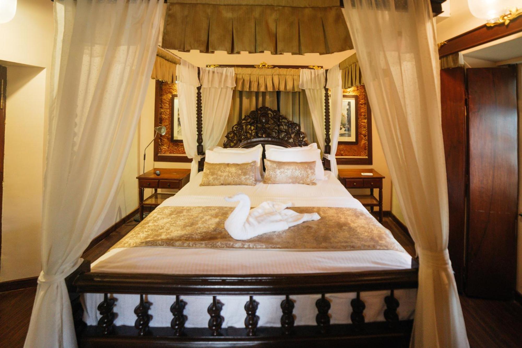 Casa Menezes - A Heritage Goan Homestay Bambolim Eksteriør billede