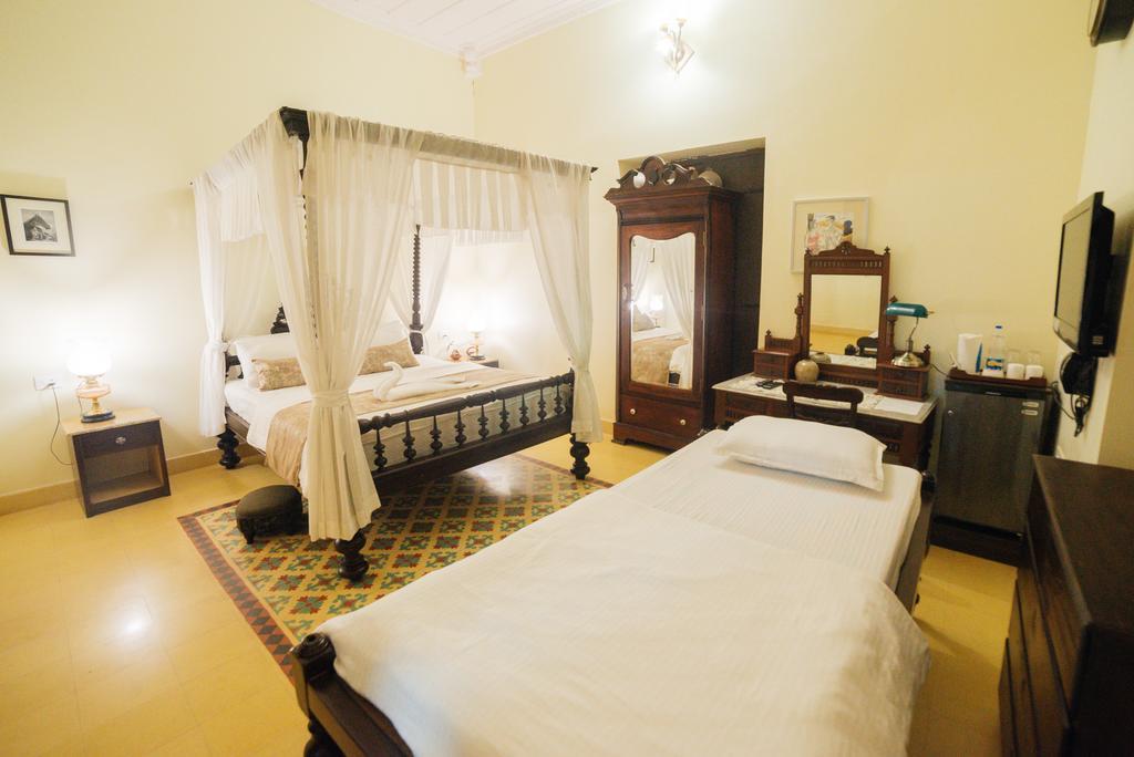 Casa Menezes - A Heritage Goan Homestay Bambolim Eksteriør billede