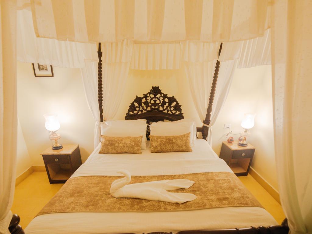 Casa Menezes - A Heritage Goan Homestay Bambolim Eksteriør billede