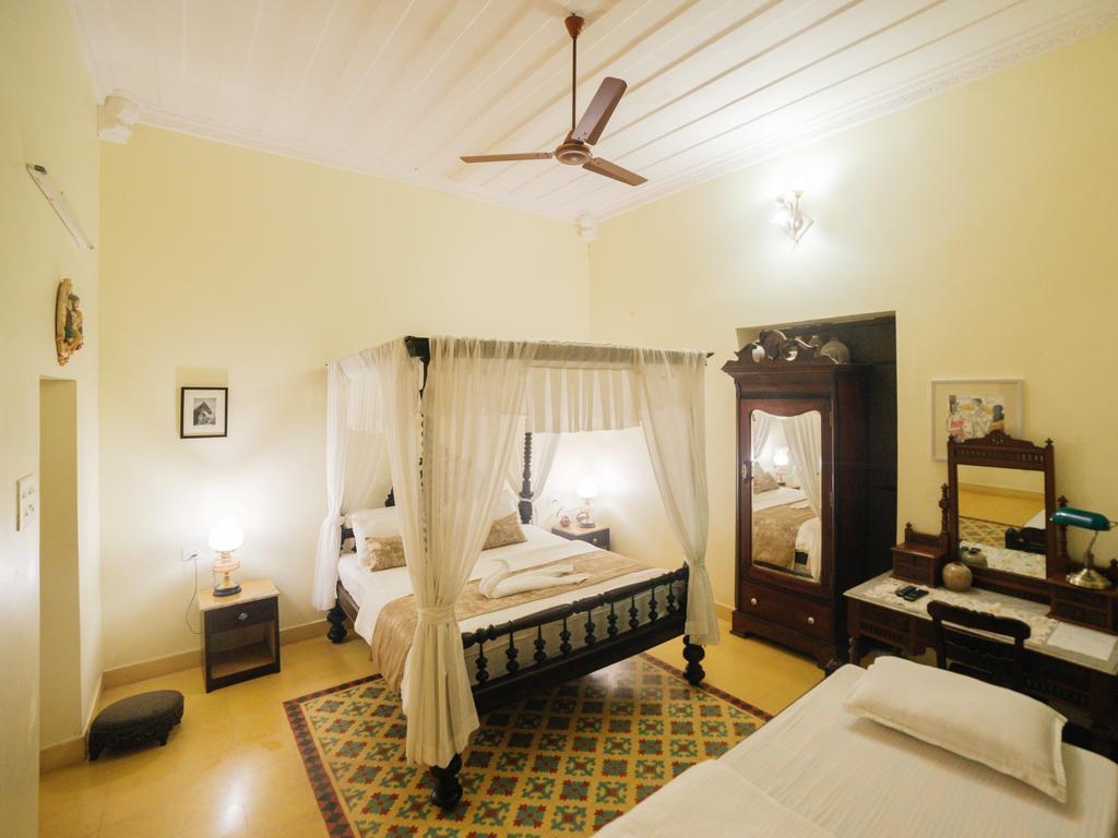 Casa Menezes - A Heritage Goan Homestay Bambolim Eksteriør billede