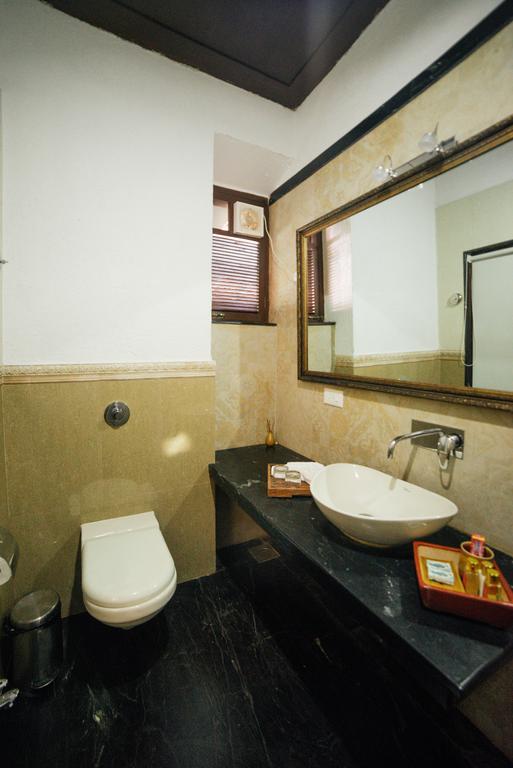 Casa Menezes - A Heritage Goan Homestay Bambolim Eksteriør billede