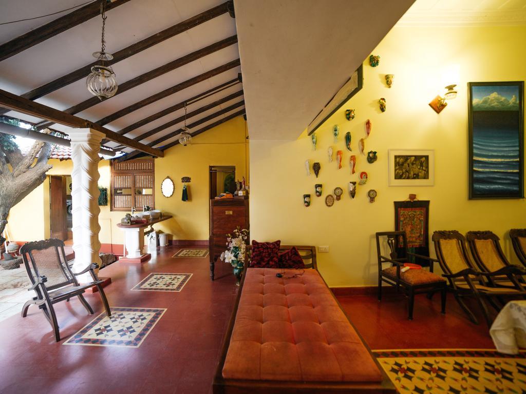 Casa Menezes - A Heritage Goan Homestay Bambolim Eksteriør billede