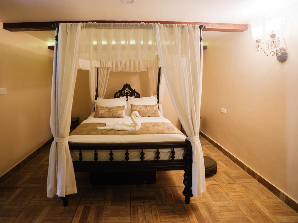 Casa Menezes - A Heritage Goan Homestay Bambolim Eksteriør billede