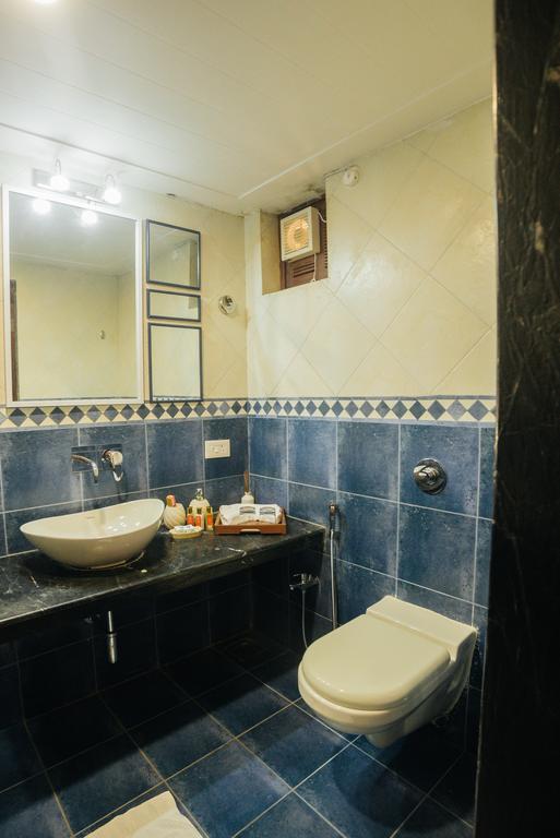 Casa Menezes - A Heritage Goan Homestay Bambolim Eksteriør billede