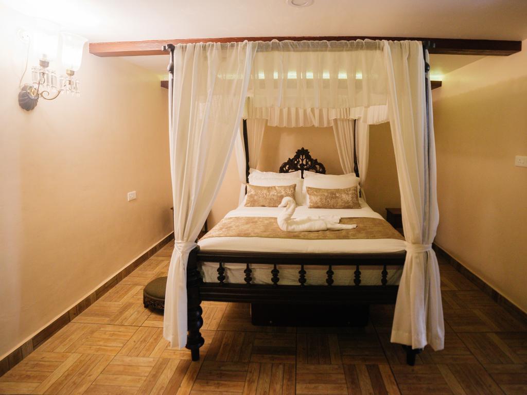 Casa Menezes - A Heritage Goan Homestay Bambolim Eksteriør billede