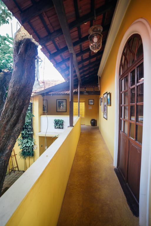 Casa Menezes - A Heritage Goan Homestay Bambolim Eksteriør billede