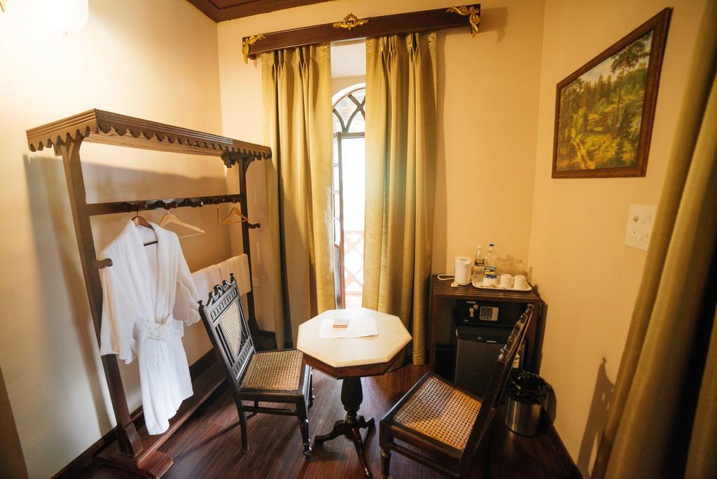 Casa Menezes - A Heritage Goan Homestay Bambolim Eksteriør billede