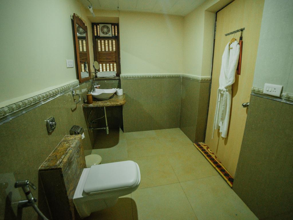 Casa Menezes - A Heritage Goan Homestay Bambolim Eksteriør billede